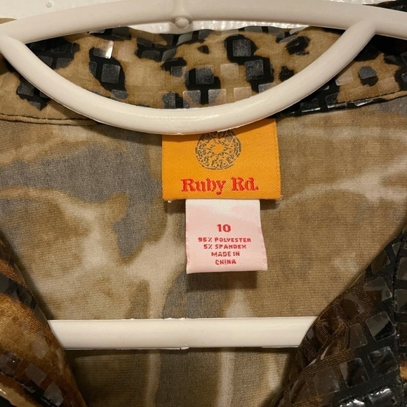 Ruby Rd. Size 10 Animal Print Zip Jacket With Pockets - Picture 3 of 7